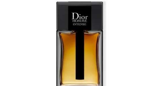 Comment porter Dior Homme Intense avec élégance et sans faux pas Comment porter Dior Homme Intense avec élégance et sans faux pas